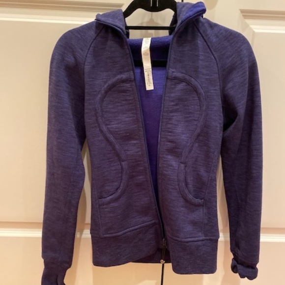 Lululemon - Picture 1 of 1